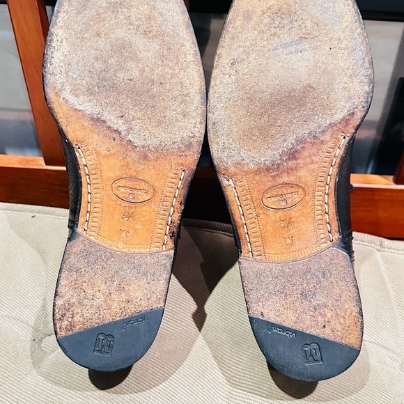 Bruno Magli Medallion  Oxfords. - Picture 5 of 11